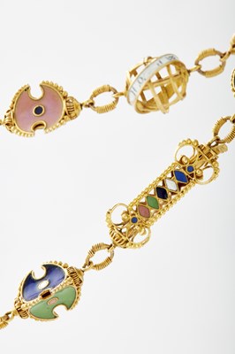 Lot 279 - A FINE AND IMPORTANT 19TH CENTURY FRENCH GOLD AND ENAMEL CROSS PENDANT NECKLACE