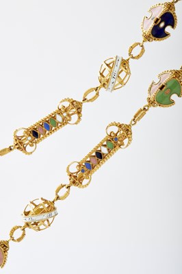 Lot 279 - A FINE AND IMPORTANT 19TH CENTURY FRENCH GOLD AND ENAMEL CROSS PENDANT NECKLACE