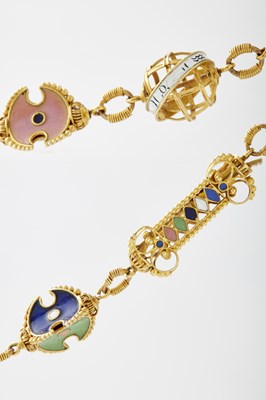 Lot 279 - A FINE AND IMPORTANT 19TH CENTURY FRENCH GOLD AND ENAMEL CROSS PENDANT NECKLACE