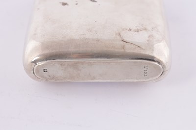 Lot 332 - AN EARLY 20TH CENTURY SILVER HIP FLASK