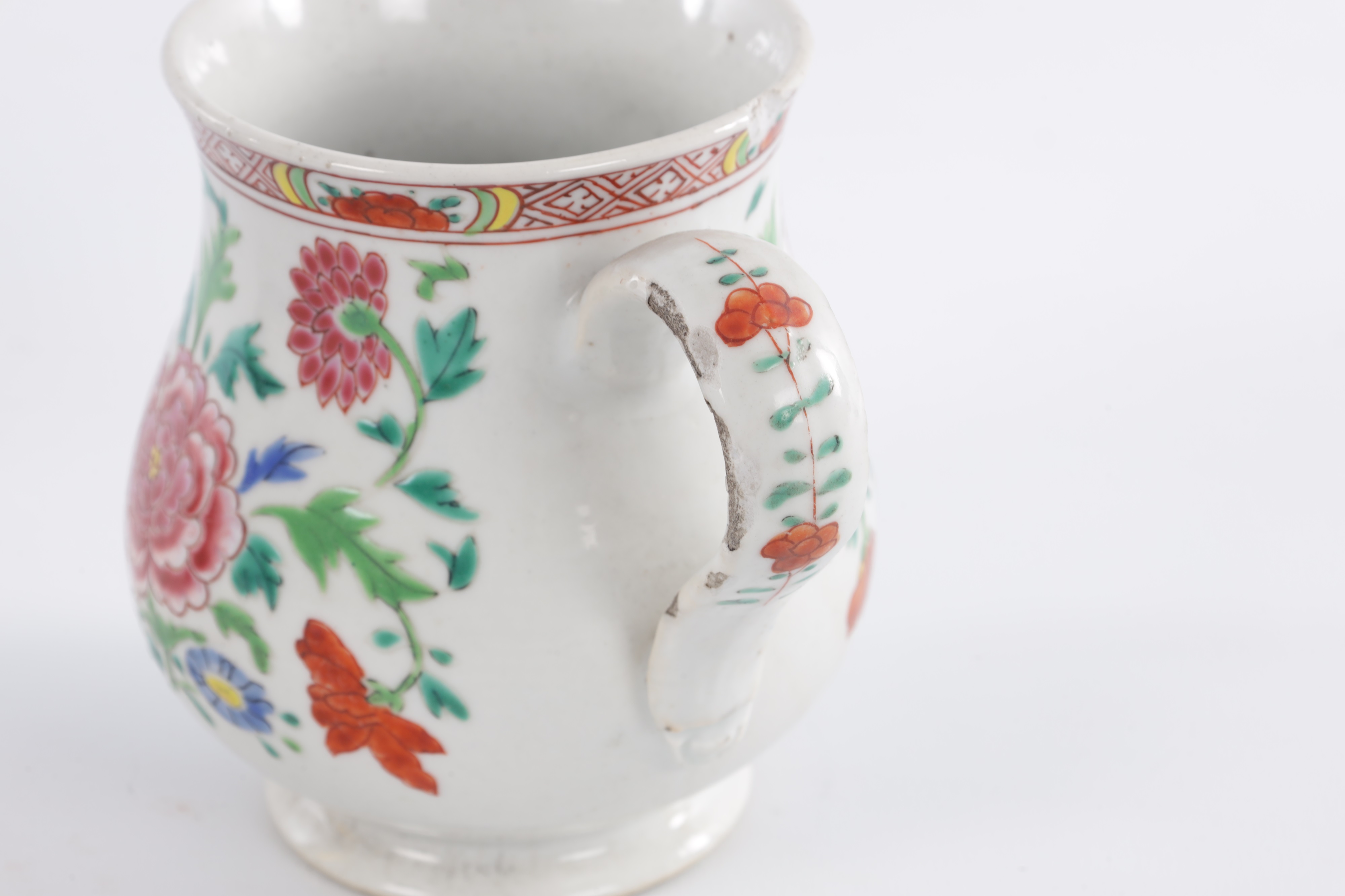 Lot 149 - TWO CHINESE EXPORT PORCELAIN MUGS