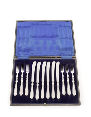 Lot 39 - A CASED SET OF SILVER HANDLED FRUIT KNIVES AND FORKS
