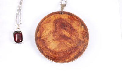 Lot 99 - A COLLECTION OF COSTUME JEWELLERY NECKLACES