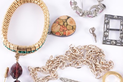 Lot 272 - A COLLECTION OF COSTUME JEWELLERY