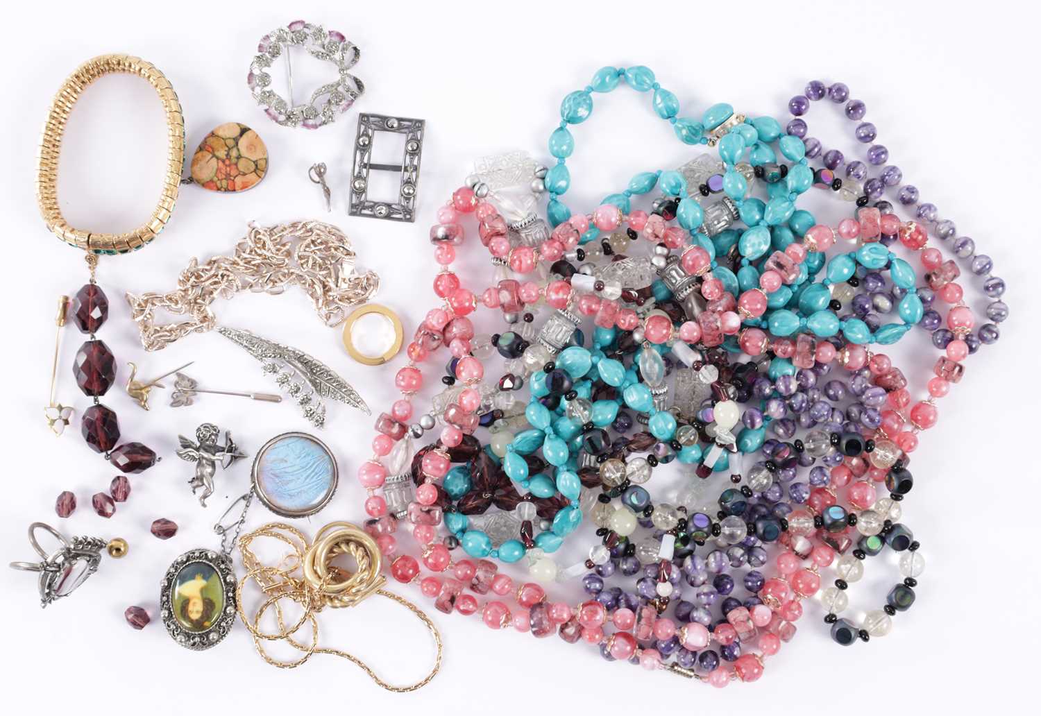 Lot 272 - A COLLECTION OF COSTUME JEWELLERY