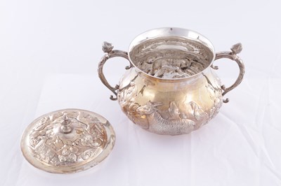 Lot 414 - A CHARLES II STYLE SILVER TWO-HANDLED COVERED PORRINGER
