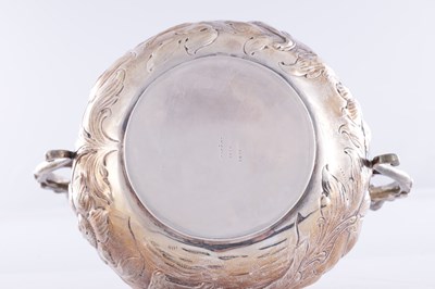 Lot 414 - A CHARLES II STYLE SILVER TWO-HANDLED COVERED PORRINGER