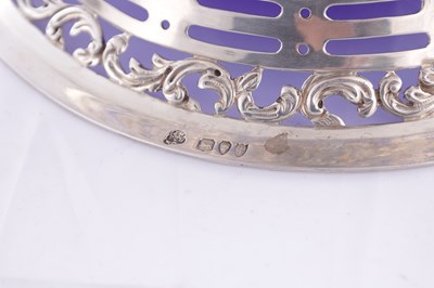 Lot 430 - A VICTORIAN SILVER POTATO DISH RING WITH BLUE GLASS LINER