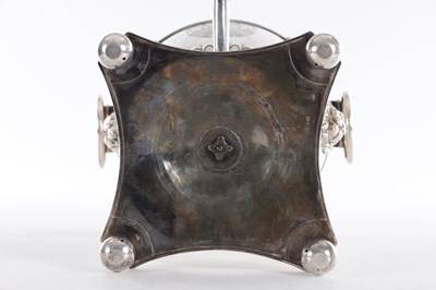 Lot 429 - A GEORGE III SHERATON STYLE SILVER TEA URN