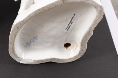 Lot 413 - A PAIR OF 19TH CENTURY MEISSEN PORCELAIN FIGURAL EPERGNE