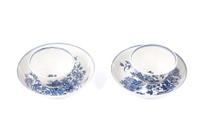 Lot 415 - A PAIR OF 18TH CENTURY FIRST PERIOD WORCESTER TEABOWLS AND SAUCERS