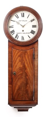 Lot 940 - THOMAS PILCH, NORTH WALSHAM. A LATE GEORGE III MAHOGANY WEIGHT DRIVEN HANGING WALL CLOCK