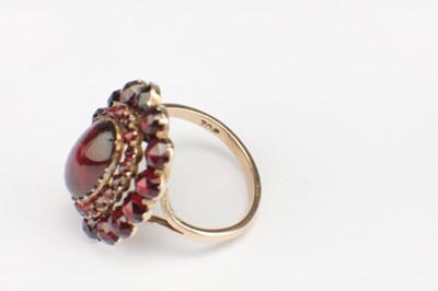 Lot 190 - A LATE 19TH CENTURY GARNET CLUSTER RING