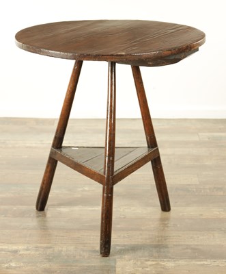 Lot 1174 - A RARE 18TH CENTURY PRIMITIVE PINE AND ASH CRICKET TABLE