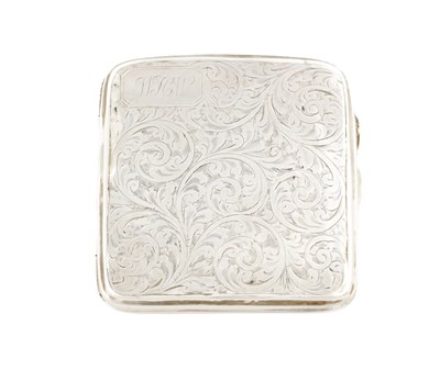 Lot 370 - A SILVER CIGARETTE CASE