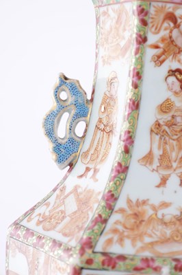Lot 86 - A PAIR OF 18TH CENTURY CANTONESE CHINESE VASES