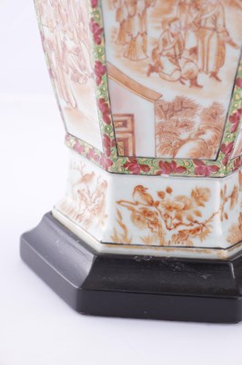 Lot 86 - A PAIR OF 18TH CENTURY CANTONESE CHINESE VASES