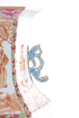 Lot 86 - A PAIR OF 18TH CENTURY CANTONESE CHINESE VASES