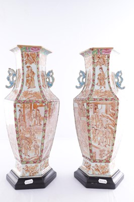 Lot 86 - A PAIR OF 18TH CENTURY CANTONESE CHINESE VASES