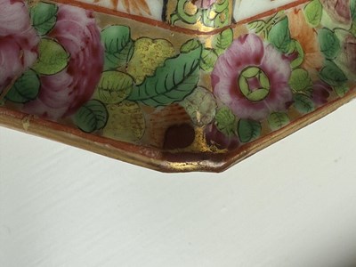 Lot 86 - A PAIR OF 18TH CENTURY CANTONESE CHINESE VASES