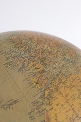 Lot 757 - A 20TH CENTURY TERRESTRIAL GLOBE WITH COMPASS