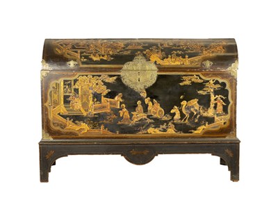 Lot 1274 - A LARGE QUEEN ANNE ENGLISH JAPANNED LACQUERWORK DOMED TRUNK