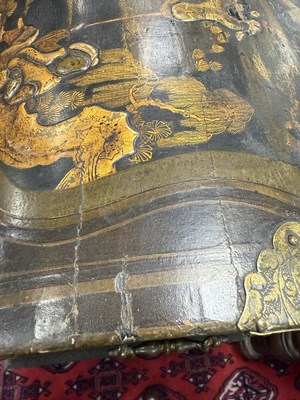 Lot 1274 - A LARGE QUEEN ANNE ENGLISH JAPANNED LACQUERWORK DOMED TRUNK
