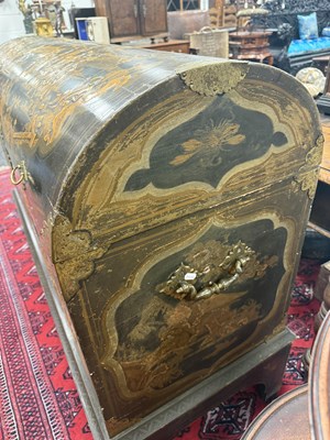 Lot 1274 - A LARGE QUEEN ANNE ENGLISH JAPANNED LACQUERWORK DOMED TRUNK