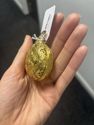 Lot 362 - JAMES PIKE, ELTHAM. A GEORGE III GOLD REPOUSE PAIR CASED POCKET WATCH AND CHAIN