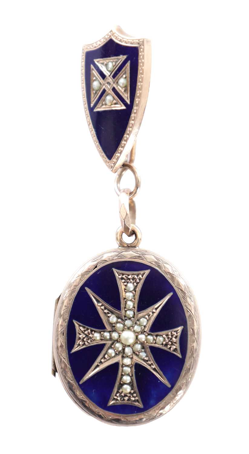 Lot 225 - A 9CT GOLD ENAMEL AND PEARL LOCKET