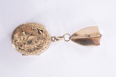 Lot 225 - A 9CT GOLD ENAMEL AND PEARL LOCKET