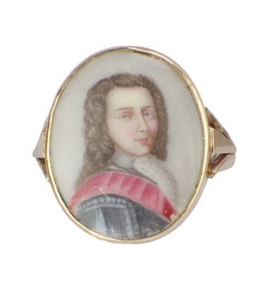 Lot 270 - A GOLD MOUNTED PORCELAIN PORTRAIT MINIATURE