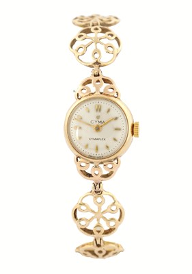Lot 340 - A 9CT GOLD LADIES' CYMA WRISTWATCH
