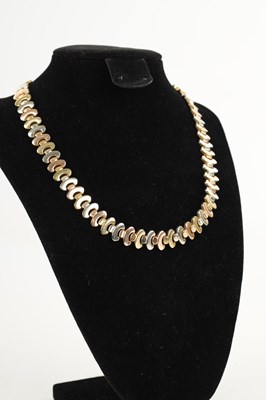 Lot 223 - A 9CT GOLD FLAT LINK NECKLACE