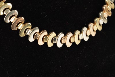 Lot 223 - A 9CT GOLD FLAT LINK NECKLACE