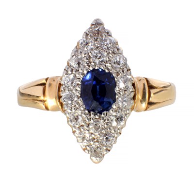 Lot 243 - AN 18CT GOLD SAPPHIRE AND DIAMOND RING