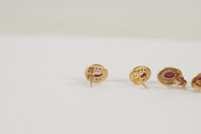 Lot 260 - A COLLECTION OF THREE PAIRS OF 9CT GOLD EARRINGS