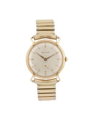 Lot 322 - A GENTLEMAN'S AMERICAN 14CT GOLD WALTHAM WRISTWATCH