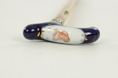 Lot 796 - A LATE 19TH CENTURY RHINOSEROS HORN LADIES' WALKING CANE