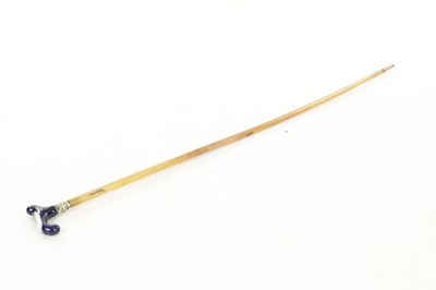 Lot 796 - A LATE 19TH CENTURY RHINOSEROS HORN LADIES' WALKING CANE