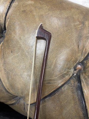 Lot 770 - AN ANTIQUE CASED VIOLIN, LABELLED SANCTUS SERAPHIN AND BOW