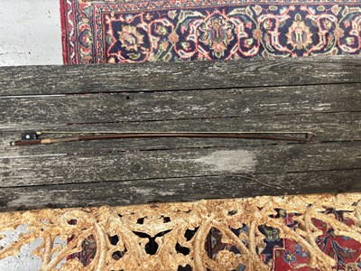 Lot 770 - AN ANTIQUE CASED VIOLIN, LABELLED SANCTUS SERAPHIN AND BOW