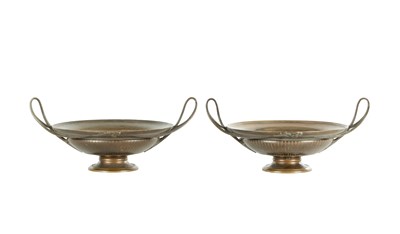Lot 496a - F.BARBEDIENNE A PAIR OF EARLY 19TH CENTURY BRONZE TAZZAS