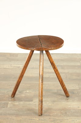 Lot AN 18TH CENTURY ELM CRICKET TABLE