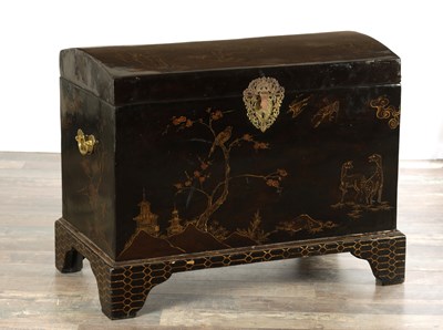 Lot AN 18TH CENTURY STYLE DOME TOPPED LAQUERWORK TRUNK