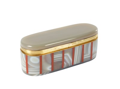 Lot A FRENCH 15CT GOLD LINED AGATE AND CARNELIAN OVAL BOX