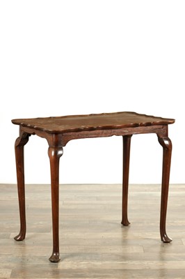 Lot AN EARLY GEORGIAN MAHOGANY SILVER TABLE