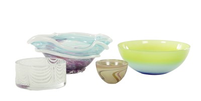 Lot A COLLECTION OF 20TH CENTURY MURANO STYLE GLASS BOWLS