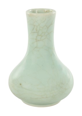 Lot A CHINESE CELADON PORCELAIN VASE