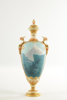 Lot A FINE AND RARE ROYAL WORCESTER PORCELAIN LIDDED CABINET VASE OF LARGE SIZE PAINTED WITH POLAR BEARS BY HARRY DAVIS